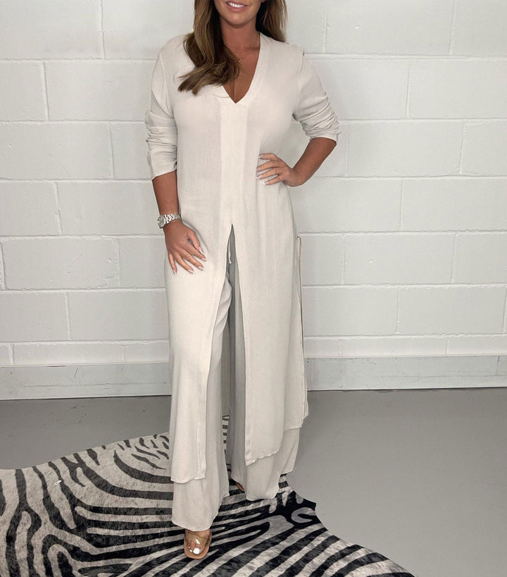 Cherly™ Comfy Two-Piece Set | Flowy Blouse and Wide-Leg Trousers